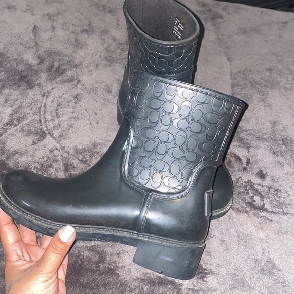 Coach Logo Embossed Rain boots 🖤☔️ - Picture 2 of 2